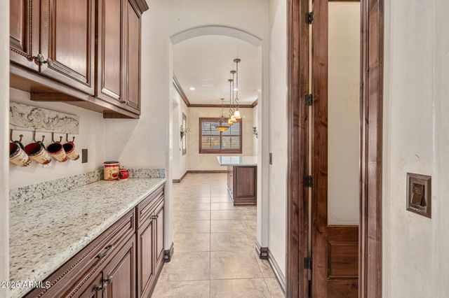 2822 E CONSTANCE Way, Phoenix, AZ 85042