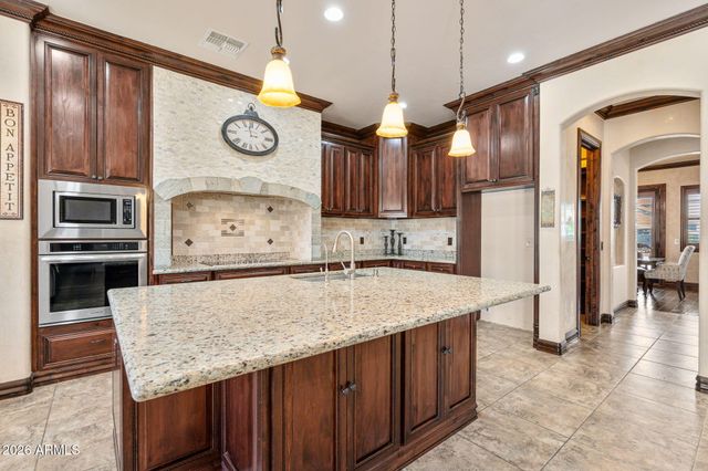 2822 E CONSTANCE Way, Phoenix, AZ 85042