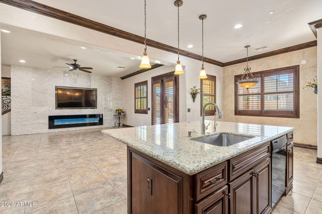 2822 E CONSTANCE Way, Phoenix, AZ 85042