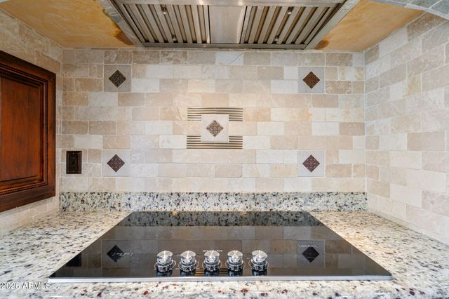 2822 E CONSTANCE Way, Phoenix, AZ 85042