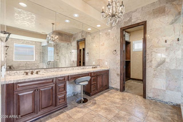 2822 E CONSTANCE Way, Phoenix, AZ 85042