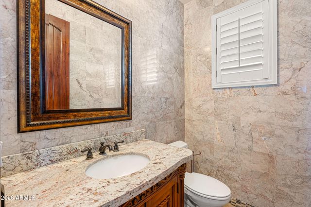 2822 E CONSTANCE Way, Phoenix, AZ 85042