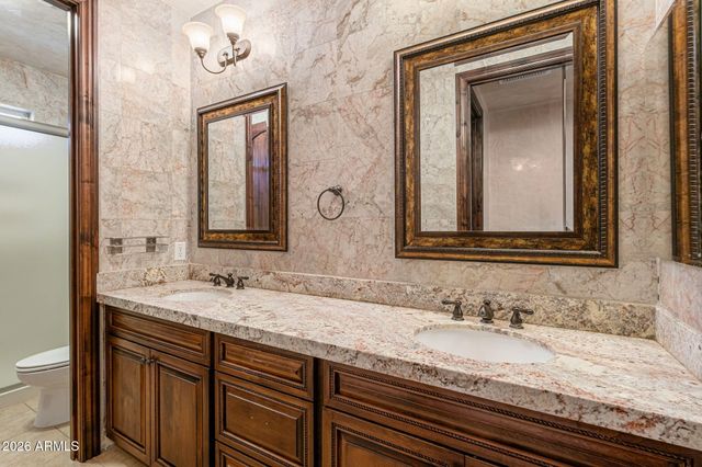 2822 E CONSTANCE Way, Phoenix, AZ 85042