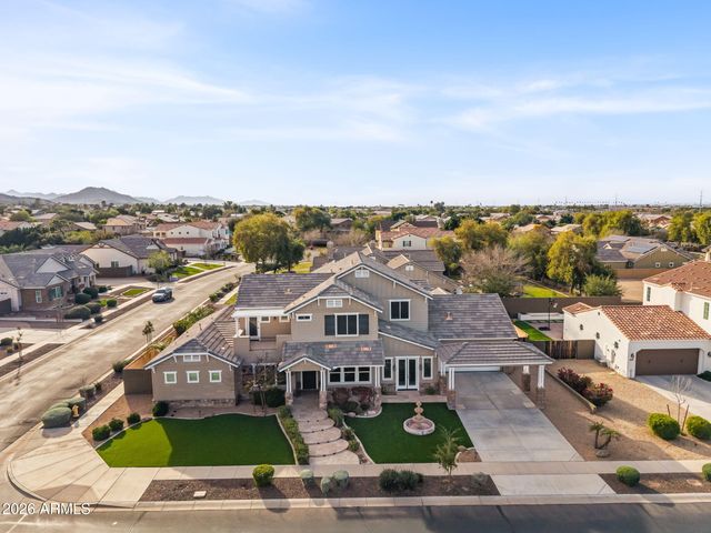 2822 E CONSTANCE Way, Phoenix, AZ 85042