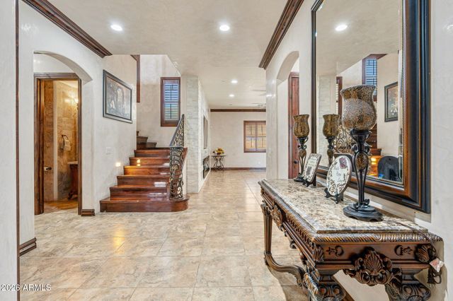 2822 E CONSTANCE Way, Phoenix, AZ 85042