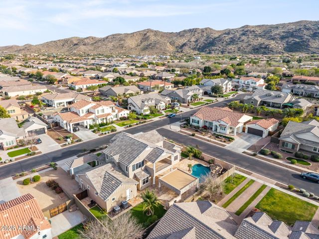 2822 E CONSTANCE Way, Phoenix, AZ 85042