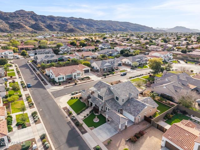 2822 E CONSTANCE Way, Phoenix, AZ 85042