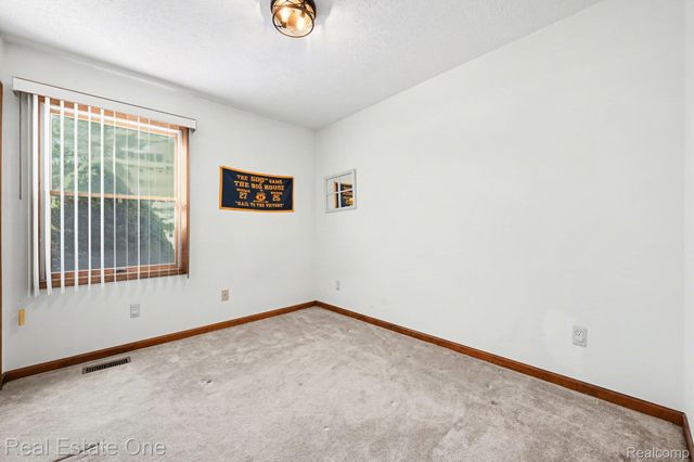 32468 W 10 Mile Road, Farmington Hills, MI 48336