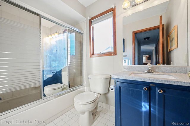 32468 W 10 Mile Road, Farmington Hills, MI 48336