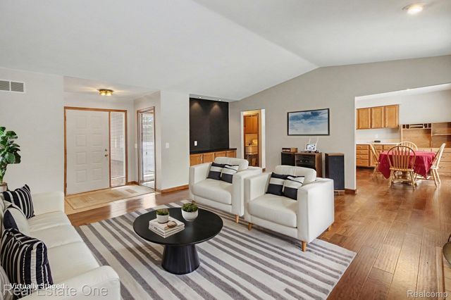 32468 W 10 Mile Road, Farmington Hills, MI 48336