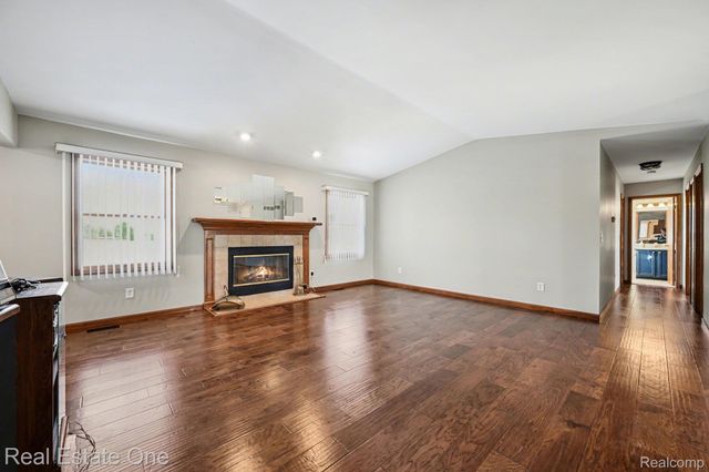 32468 W 10 Mile Road, Farmington Hills, MI 48336