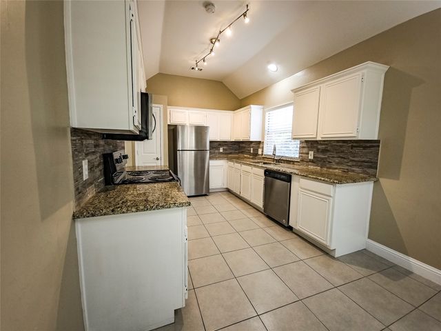 1524 High Pointe Lane, Cedar Hill, TX 75104