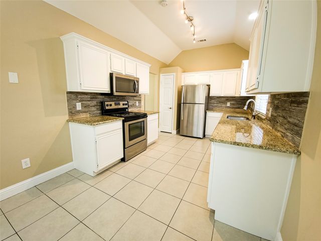 1524 High Pointe Lane, Cedar Hill, TX 75104