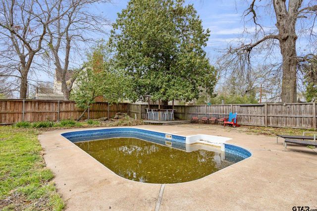 506 E Bryant Street, Troup, TX 75789