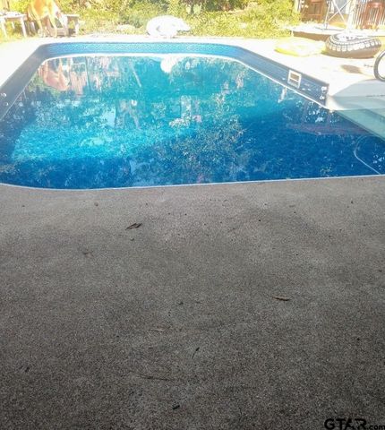 506 E Bryant Street, Troup, TX 75789