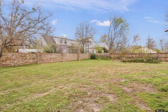 506 E Bryant Street, Troup, TX 75789