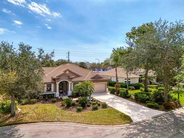 107 WAYFOREST DRIVE, Venice, FL 34292
