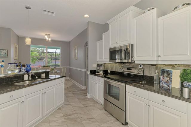 107 WAYFOREST DRIVE, Venice, FL 34292