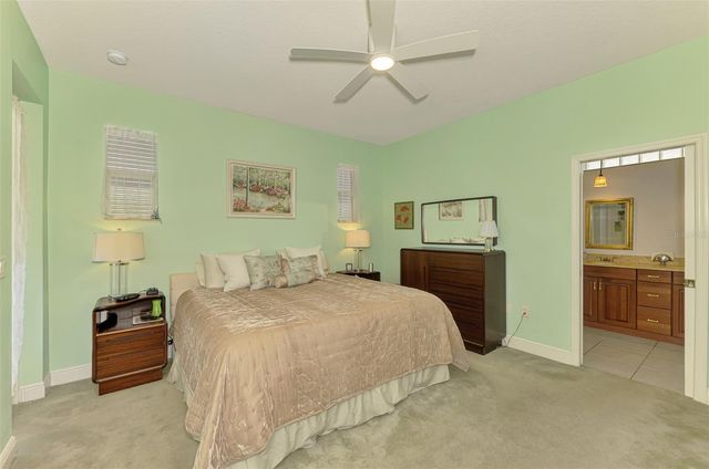 107 WAYFOREST DRIVE, Venice, FL 34292