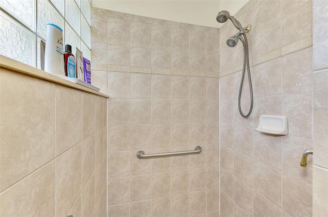 107 WAYFOREST DRIVE, Venice, FL 34292