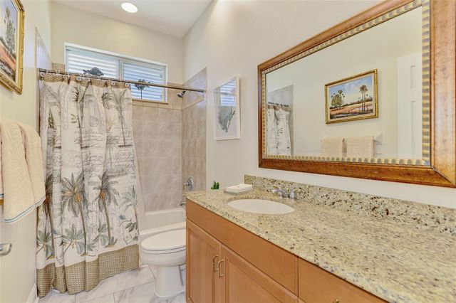 107 WAYFOREST DRIVE, Venice, FL 34292