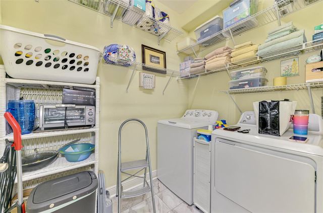 107 WAYFOREST DRIVE, Venice, FL 34292