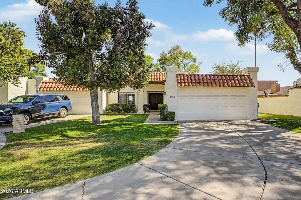 Image 1 of property listing at 9251 E JENAN Drive, Scottsdale, AZ 85260