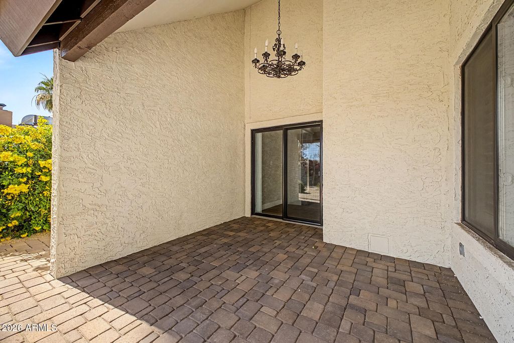 Image 32 of property listing at 9251 E JENAN Drive, Scottsdale, AZ 85260