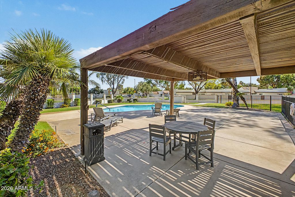Image 40 of property listing at 9251 E JENAN Drive, Scottsdale, AZ 85260