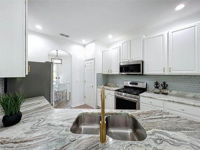 1077 LASCALA DRIVE, Windermere, FL 34786