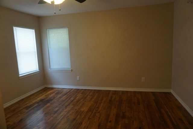 502 GLENDALE STREET, Burkburnett, TX 76354