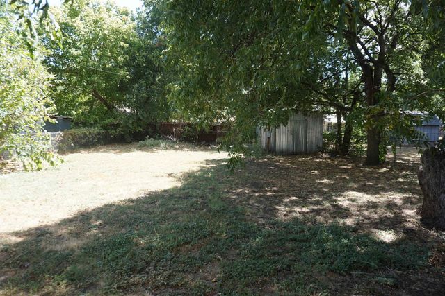 502 GLENDALE STREET, Burkburnett, TX 76354
