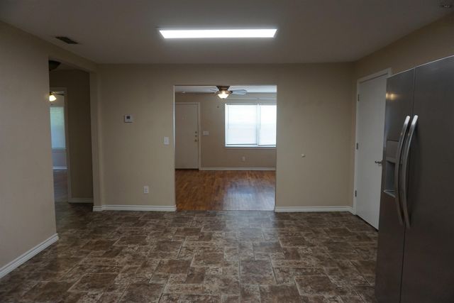 502 GLENDALE STREET, Burkburnett, TX 76354