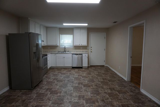 502 GLENDALE STREET, Burkburnett, TX 76354