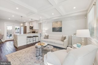 2004 E ST NE, Washington, DC 20002