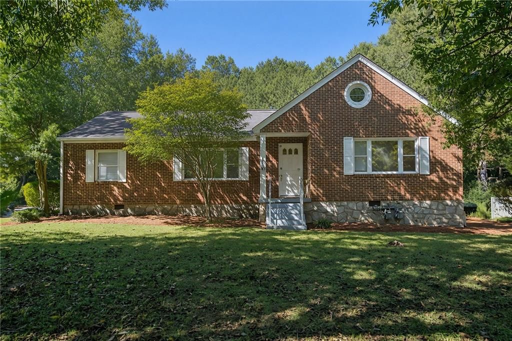 Image 1 of property listing at 640 Webster Drive, Decatur, GA 30033