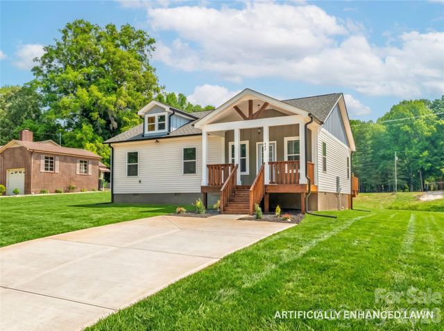 402 Pine Grove Avenue, Cherryville, NC 28021