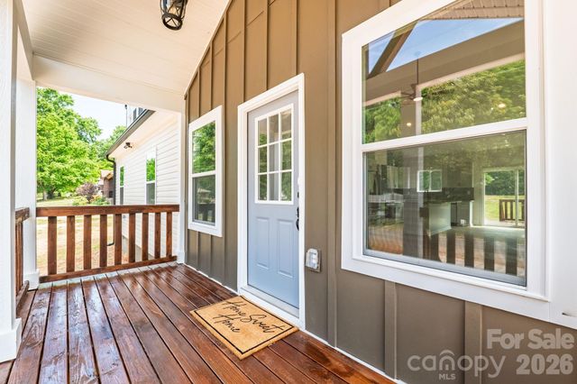 402 Pine Grove Avenue, Cherryville, NC 28021
