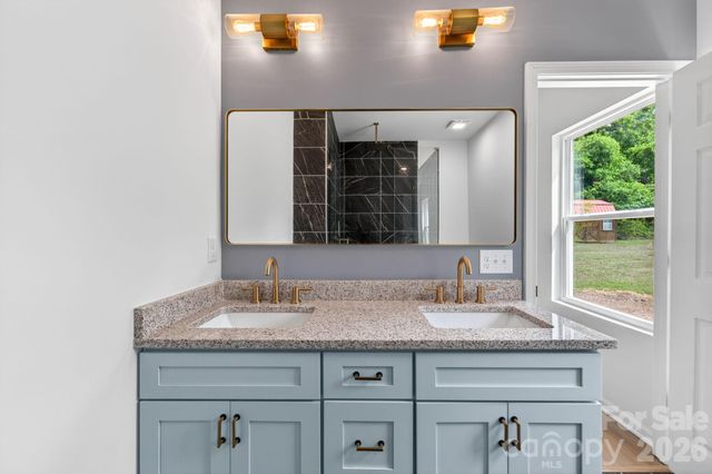 402 Pine Grove Avenue, Cherryville, NC 28021