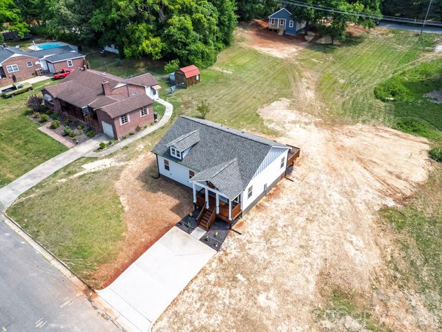 402 Pine Grove Avenue, Cherryville, NC 28021