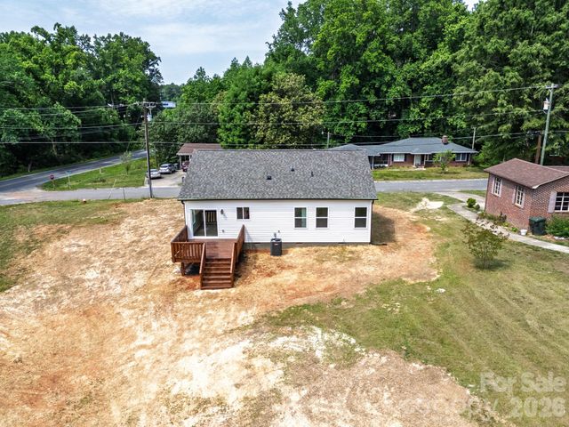 402 Pine Grove Avenue, Cherryville, NC 28021