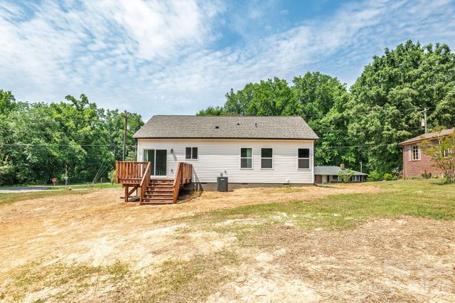 402 Pine Grove Avenue, Cherryville, NC 28021
