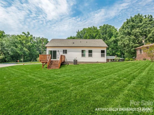 402 Pine Grove Avenue, Cherryville, NC 28021