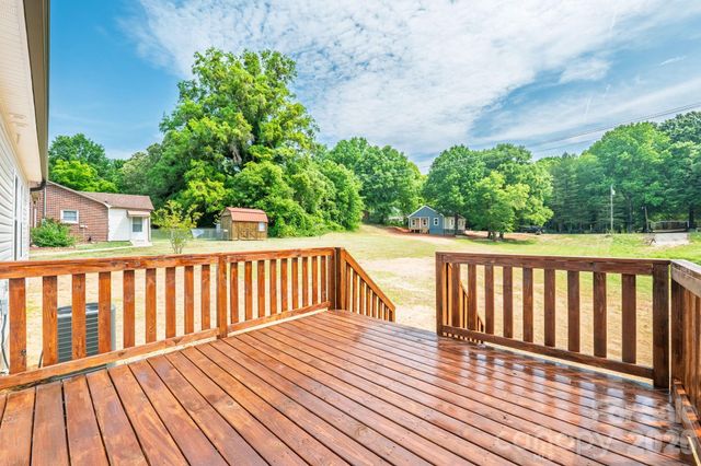 402 Pine Grove Avenue, Cherryville, NC 28021