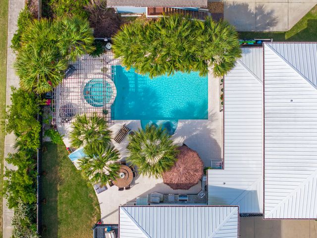 306 Coconut Grove Court, Panama City Beach, FL 32407