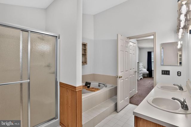 999 KENSINGTON DR, Eastampton, NJ 08060
