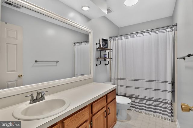 999 KENSINGTON DR, Eastampton, NJ 08060