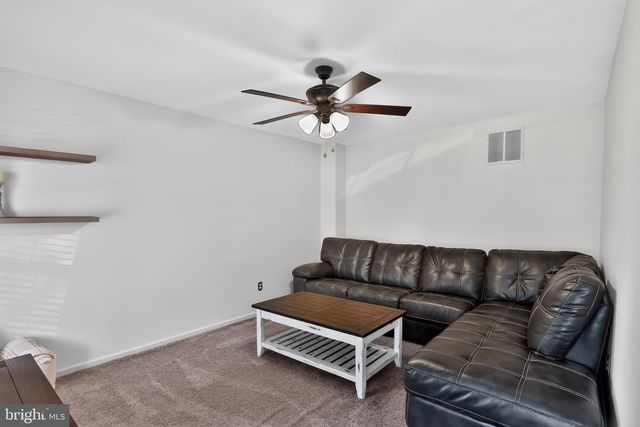 999 KENSINGTON DR, Eastampton, NJ 08060