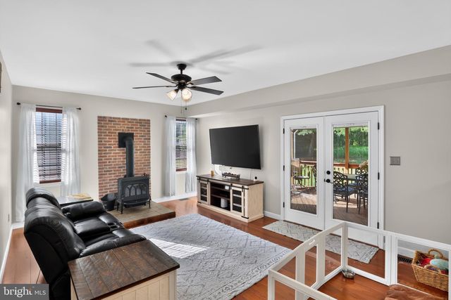 999 KENSINGTON DR, Eastampton, NJ 08060