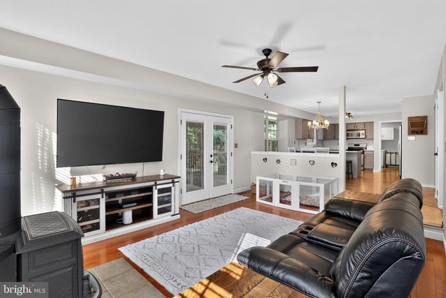 999 KENSINGTON DR, Eastampton, NJ 08060